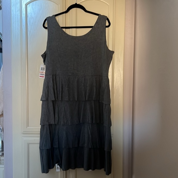 NWT style & Co grey 2x tiered dress. Soft fabric, well-made. Clean home - Picture 5 of 5